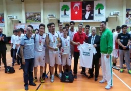 Erkek basketbol takımı, şampiyon oldu