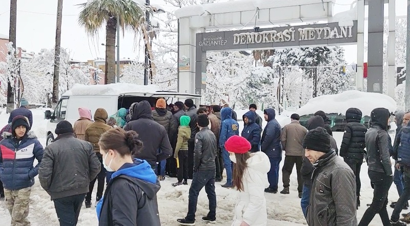 Erkek nüfusu 42 milyon 428 bin 101, kadın nüfusu 42 milyon 252 bin 172