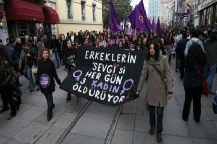 Erkekler, Ekim&#039;de 23 kadın ve iki çocuğu öldürdü