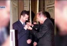 Esad Fransa'nın Onur Nişanını İade Etti 