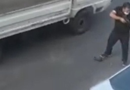 "Eşime baktın" dedi, defalarca ateş etti