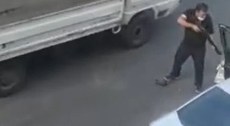 "Eşime baktın" dedi, defalarca ateş etti
