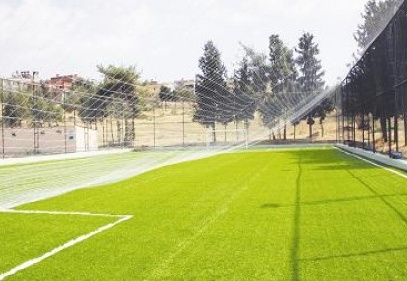 Eski halı saha yenilendi