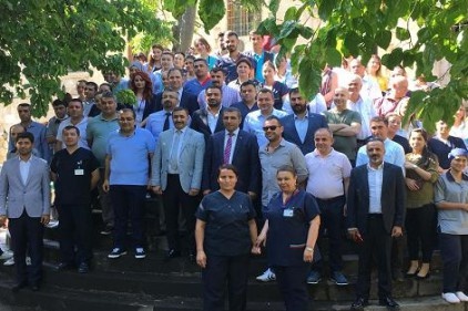Eski mesai arkadaşlarını ziyaret etti