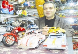 Eski oyuncak arabalar artık süs eşyası oldu 