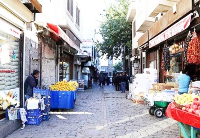 Esnaf banka kredileri ile günü kurtarıyor