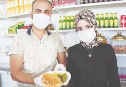 Esnaf çiftten ihtiyaç sahipleri için ‘askıda tost’ kampanyası