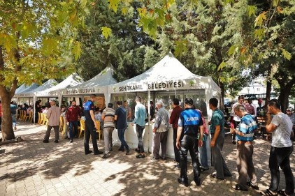 Esnafa pilav ikramı yapıldı