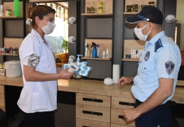 Esnafı hem bilinçlendiriyor, hem de uyarıyorlar