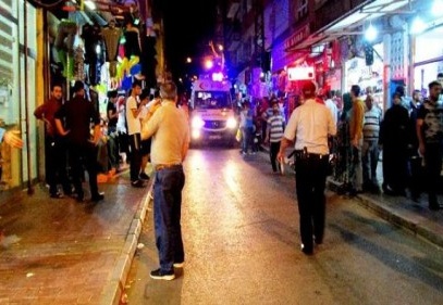 Etrafa rastgele ateş açan iki maganda yakalandı