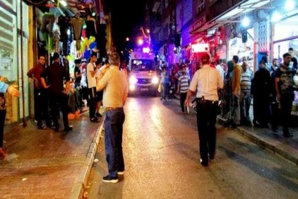Etrafa rastgele ateş açan iki maganda yakalandı