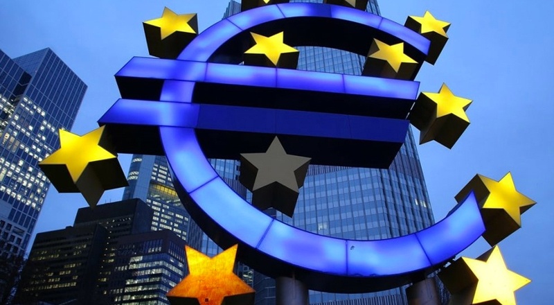 Euro bölgesinde gerileyerek eksiye düşen enflasyon tedirginlik yaratıyor