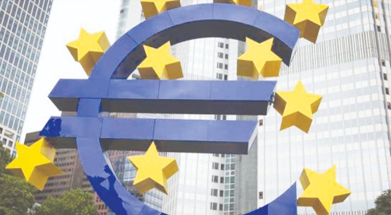Euro Bölgesi'nde yıllık enflasyon yüzde 2.2'ye çıktı