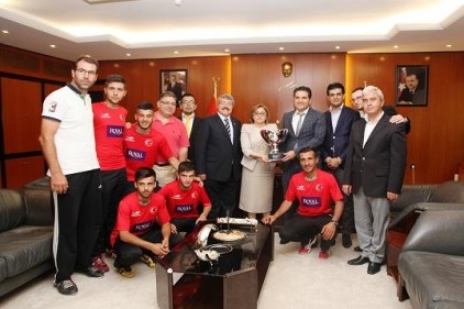 EuroChallenge Avrupa Kulüpler şampiyonu oldular