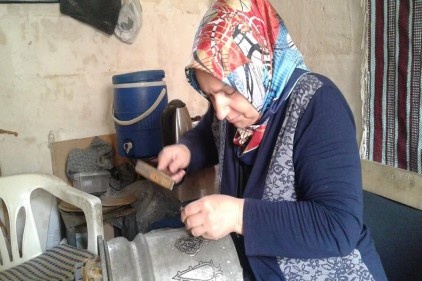&#8220;Ev işi yapan kadınlar artık bakır işlemeciliği yapıyor&#8221;
