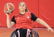 Evde otursam kendimin farkında varamayacaktım