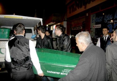 Evinde ölü bulundu