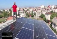 Evinin çatısında ürettiği elektriği dağıtım şirketlerine satıyor