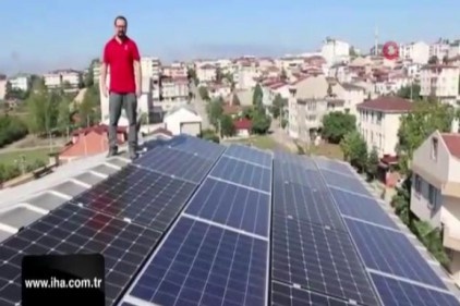 Evinin çatısında ürettiği elektriği dağıtım şirketlerine satıyor