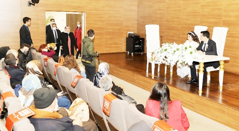 Evlenmek için 02.02.2022 tarihini tercih ettiler