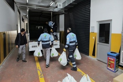 Evlere temizlik malzemesi dağıtıldı