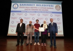 Evlilik okulundan 202 çift daha mezun oldu 