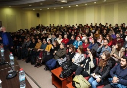 Evrim, girdiği yerden farklı şekilde çıkanların bilimidir