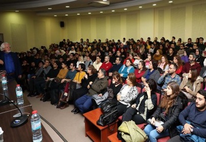 Evrim, girdiği yerden farklı şekilde çıkanların bilimidir