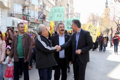 Ezilen halklar asgari müştereklerde birleşebilmeli