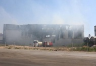 Fabrika yangını 3 saat sonra kontrol altına alındı