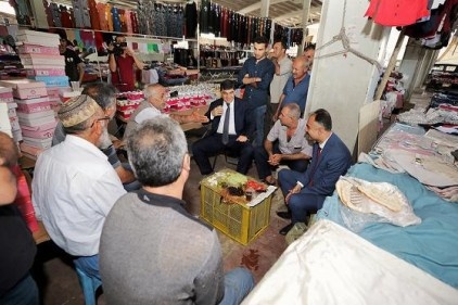 Fadıloğlu, pazar esnafının sorunlarını ve taleplerini dinledi