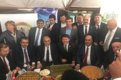 Fakıbaba&#8217;ya, Antep fıstık Ezmesi ikram edildi