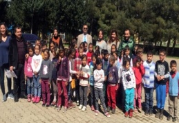 Farkındalık etkinlikleri kapsamında okullara bağımlılık ile ilgili afiş asıldı