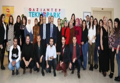 Farklı bakış açısı sunmaya çalışıyoruz