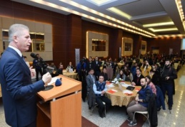 Farklılıklarımızı zenginlik görerek iyi, vicdanlı insan yetiştirilmesi gerek