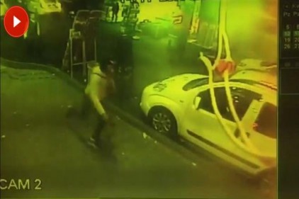 Fatih&#8217;te cadde ortasında silahlı saldırı; 2 yaralı