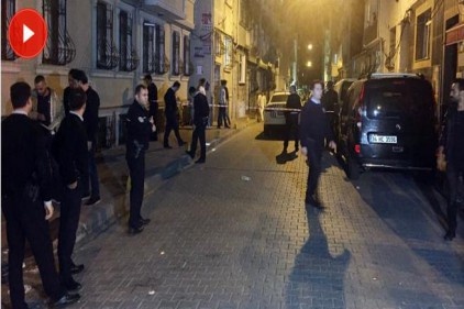 Fatih&#8217;te mahalleli ile Suriyeliler arasında silahlı kavga: 3 yaralı