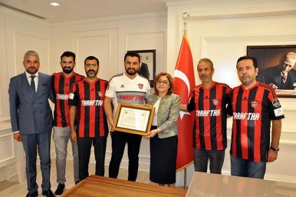 Fatma Şahin Gaziantepspor onursal başkanı