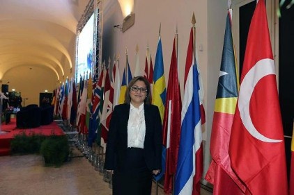 Fatma Şahin&#8217;e Şeref Plaketi verilecek