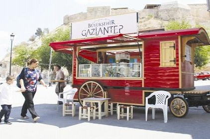 Fayton büfeler turistler için yapılıyor