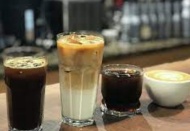 'Fazla kahve ve çay tüketimi idrar kaçırmayı artırıyor'