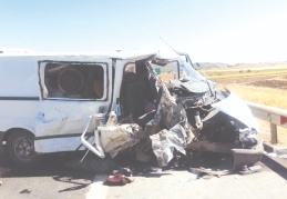 Feci kazada 2’si ağır 10 kişi yaralandı