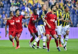 Fenebahçe'ye deplasmanda 3-0 yenilen Gaziantepspor, küme düşme tehlikesi yaşıyor. 