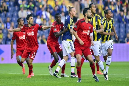 Fenebahçe&#039;ye deplasmanda 3-0 yenilen Gaziantepspor, küme düşme tehlikesi yaşıyor. 