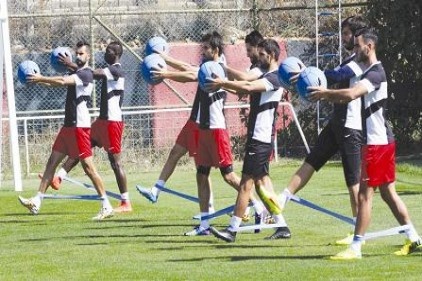 Fener hazırlığı günde çift idmanla sürüyor