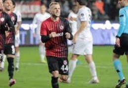 Fenerbahçe Gaziantep'te yenildi
