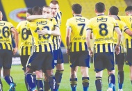 Fenerbahçeli futbolculara Avrupa kıskacı; 10 yıldıza teklif var