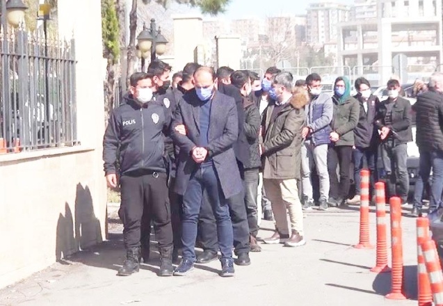 FETÖ operasyonunda 8 kişi tutuklandı