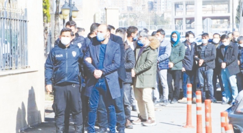 FETÖ operasyonunda gözaltına alınan 35 şüpheli adliyede