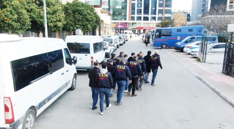 FETÖ zanlıları Mersin Limanı'ndan yurt dışına kaçmaya çalışırken yakalandı
